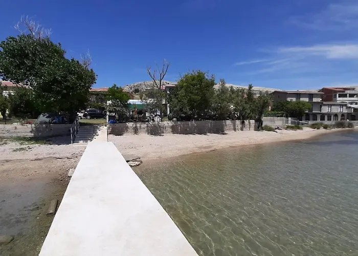 Camp Pere Кемпинг *